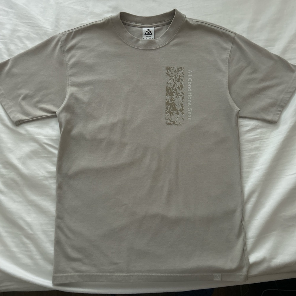 Nike ACG Death Valley Graphic Men's Tan Short Sleeve Tee